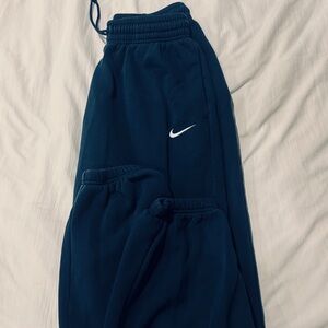Nike Sportswear Phoenix Fleece